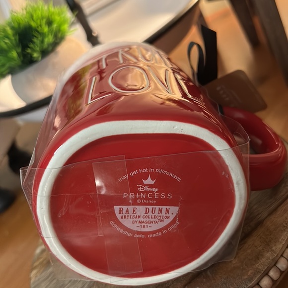 Rae Dunn ~ TRUE LOVE princess mug with Red Rose lid!! NWT - Picture 5 of 5